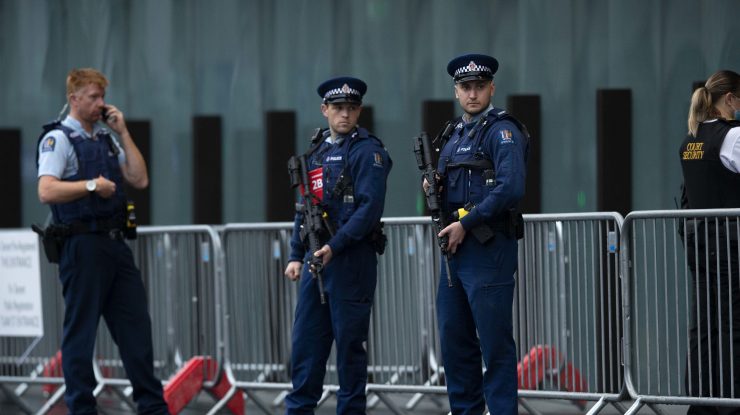 Noua Zeelandă: Cine este teroristul inspirat de ISIS. Poliția a găsit materiale video violente ale grupării în apartamentul lui