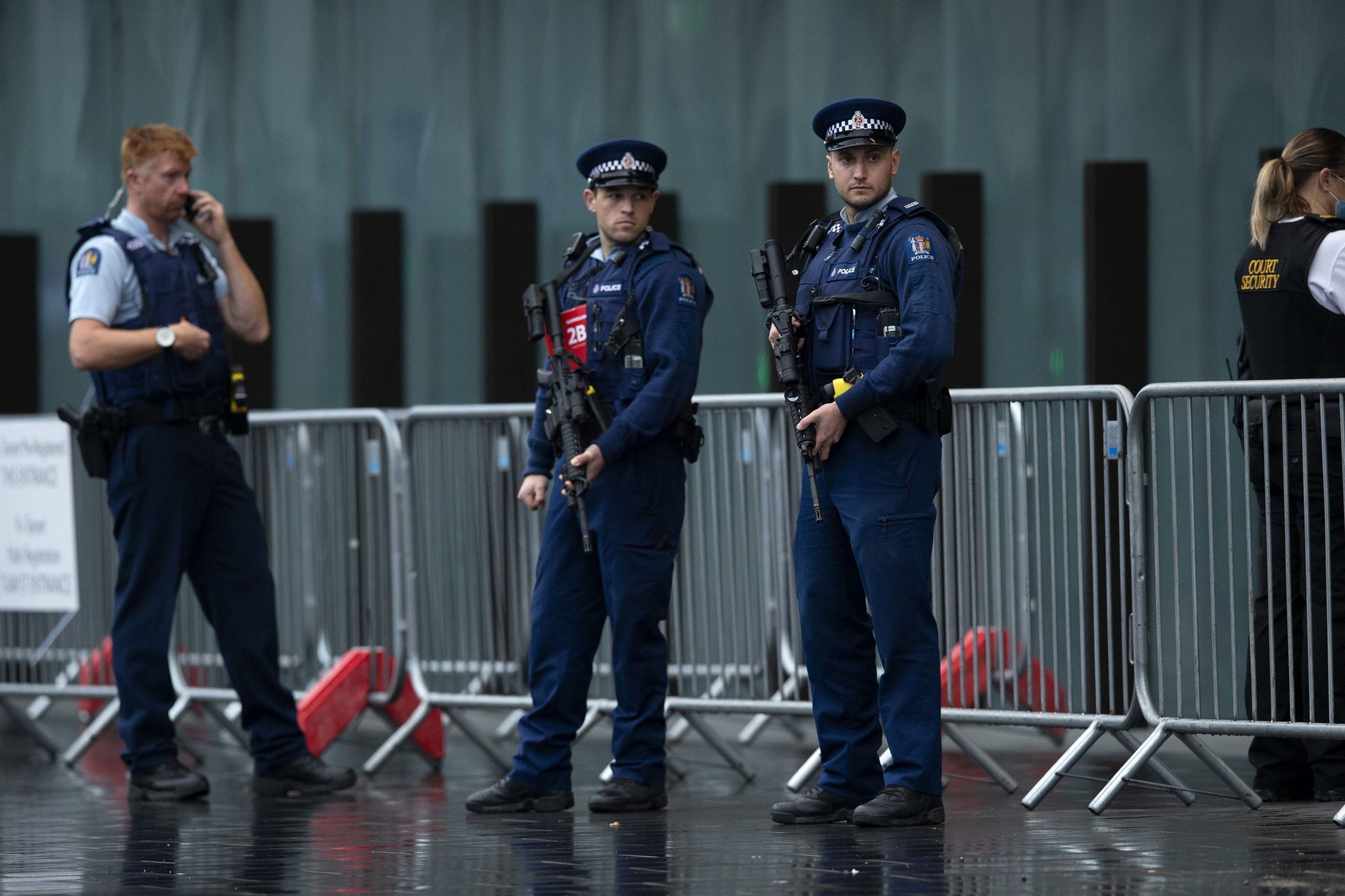 Noua Zeelandă: Cine este teroristul inspirat de ISIS. Poliția a găsit materiale video violente ale grupării în apartamentul lui