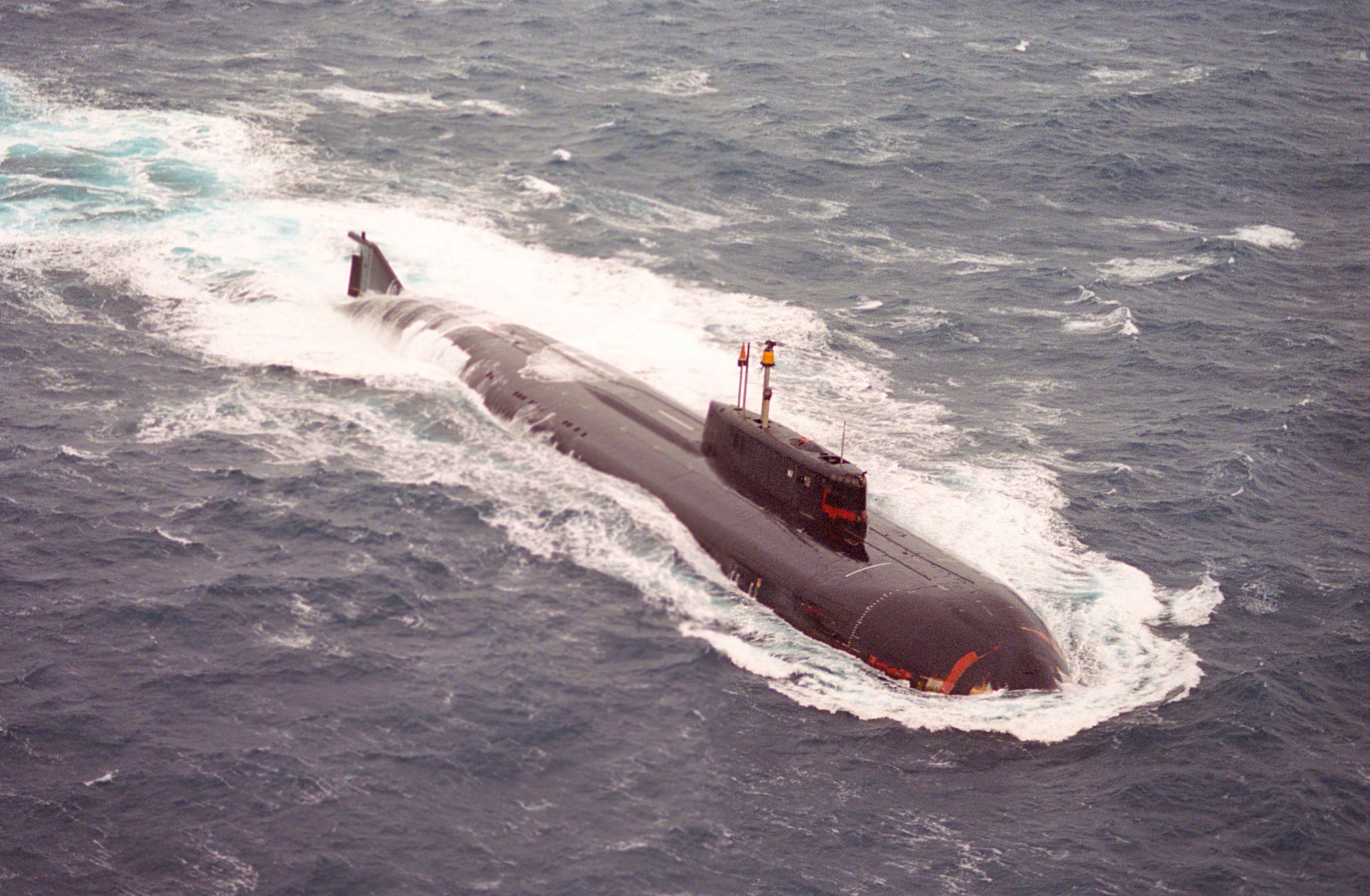 China atenționează SUA, Regatul Unit și Australia să renunțe la ”mentalitatea de război rece”. Franța deja a avertizat cele trei țări pentru pactul lor cu submarine nucleare
