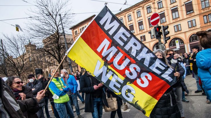 Facebook șterge conturile unei mișcării germane de extremă-dreapta care postau contra restricțiilor COVID-19