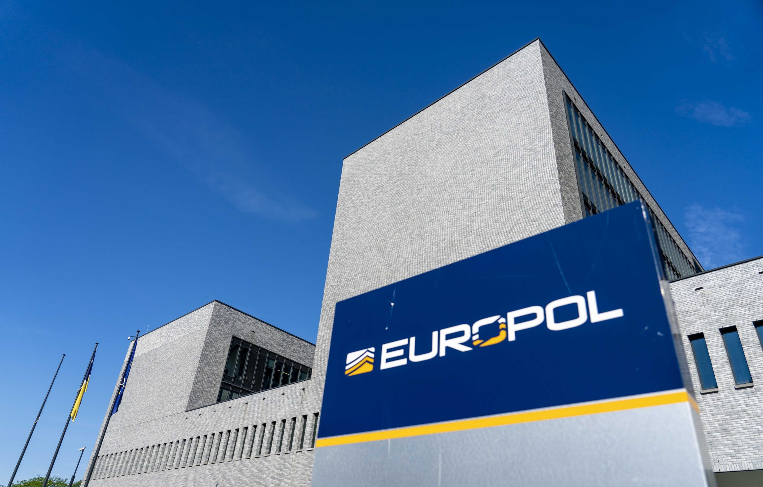 Europol îl acuză pe directorul școlii de poliție din Cluj-Napoca de abuz în serviciu: Elevii nevaccinați sunt ”încarcerați”