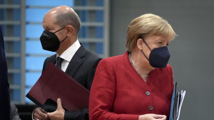 Olaf Scholz și Angela Merkel