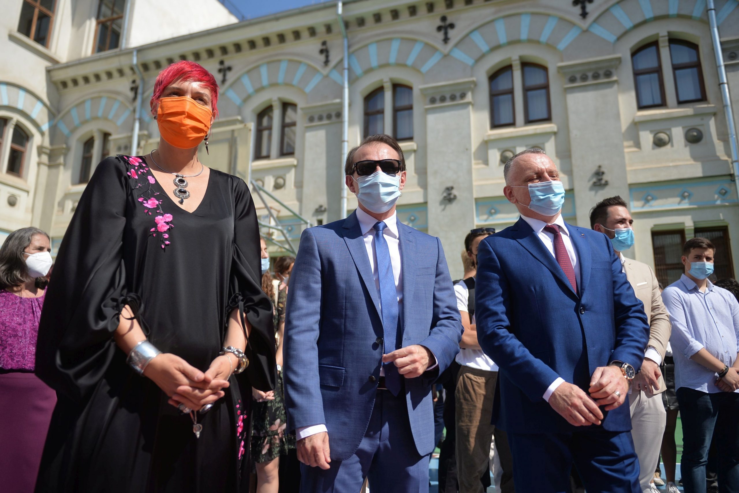 Explicația premierului Cîțu după ce a fost criticat pentru că a participat la deschiderea anului școlar alături de Piedone