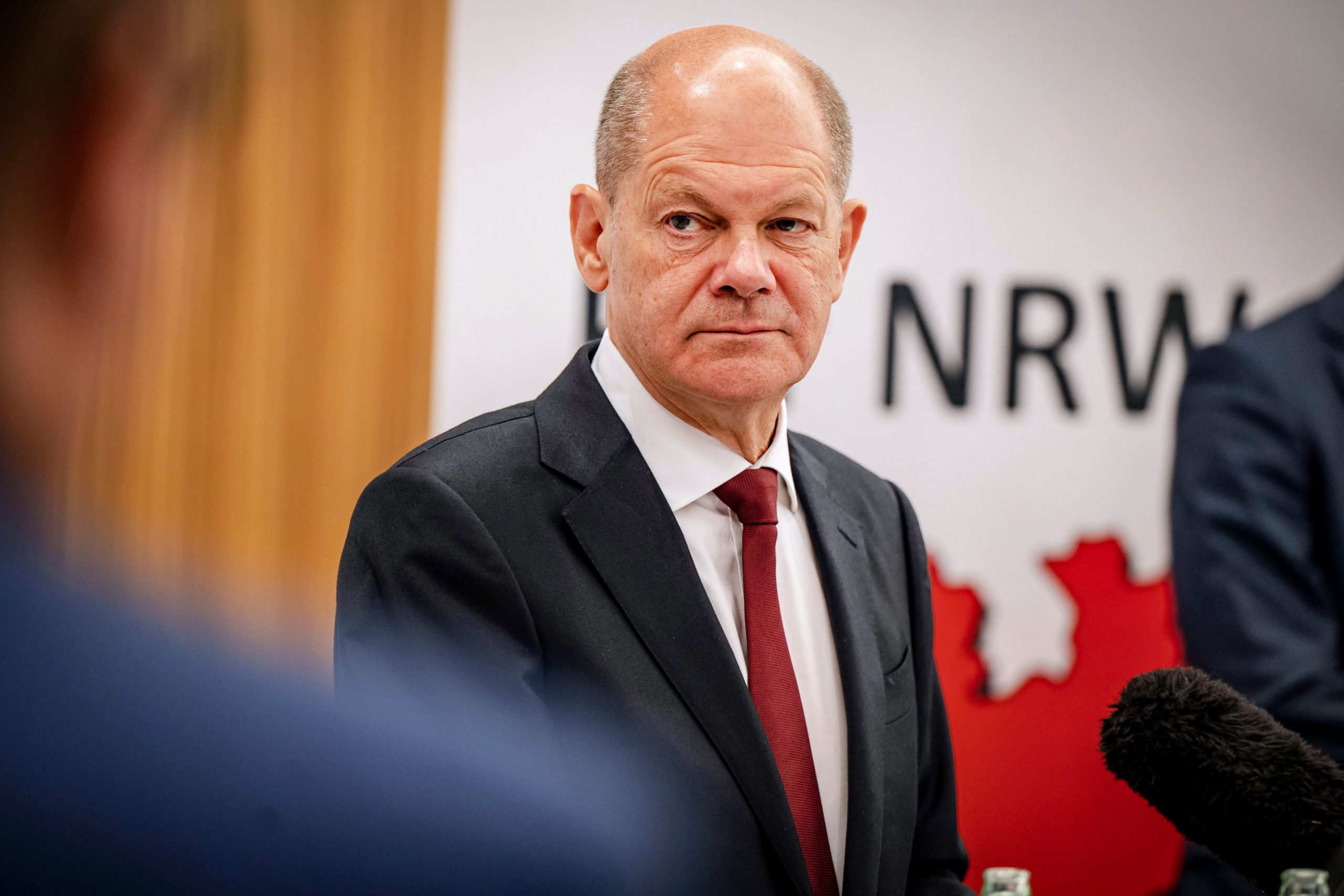 Germanul Scholz critică tacticile „pământului pârjolit” ale lui Putin și avertizează asupra plafonării prețului la gaze naturale