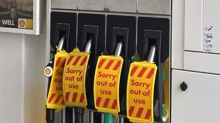 Lipsa combustibului a instalat panică în rândul britanicilor.