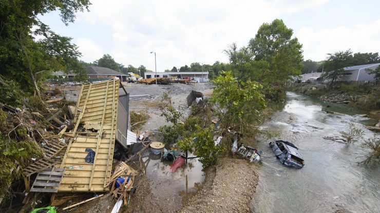 New York declară stare de urgență, din cauza inundațiilor record. Cel puțin opt oameni au murit. VIDEO