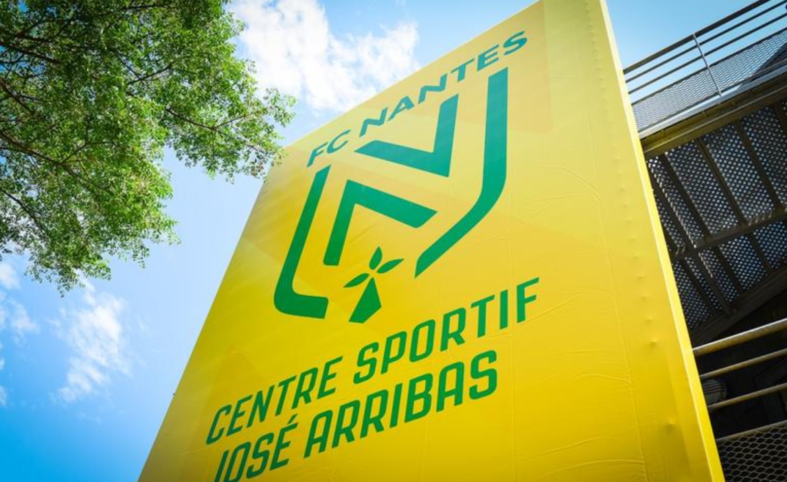 Un jucător al echipei FC Nantes, în comă indusă după ce i s-a făcut rău la antrenament