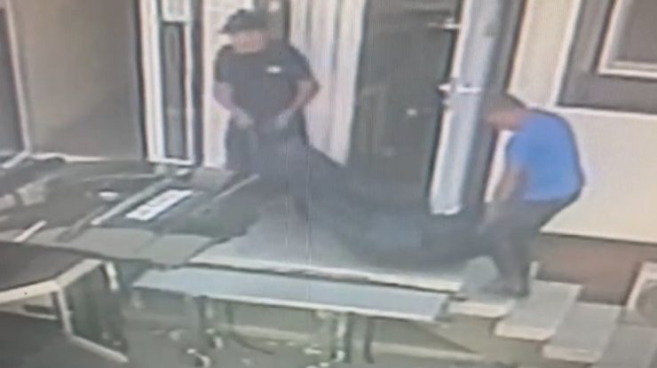 VIDEO. Persoană decedată, scăpată de pe targă, la Spitalul Clinic Județean de Urgență Arad. Reacția unității medicale