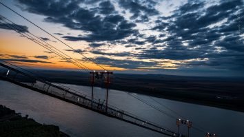Imagini spectaculoase de pe cel mai mare pod suspendat din România. FOTO