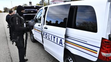 Tablouri în valoare de 160.000 de euro, furate din Belgia, găsite în București. VIDEO