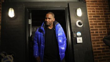 Rapper-ul american R. Kelly a fost condamnat pentru trafic sexual de persoane
