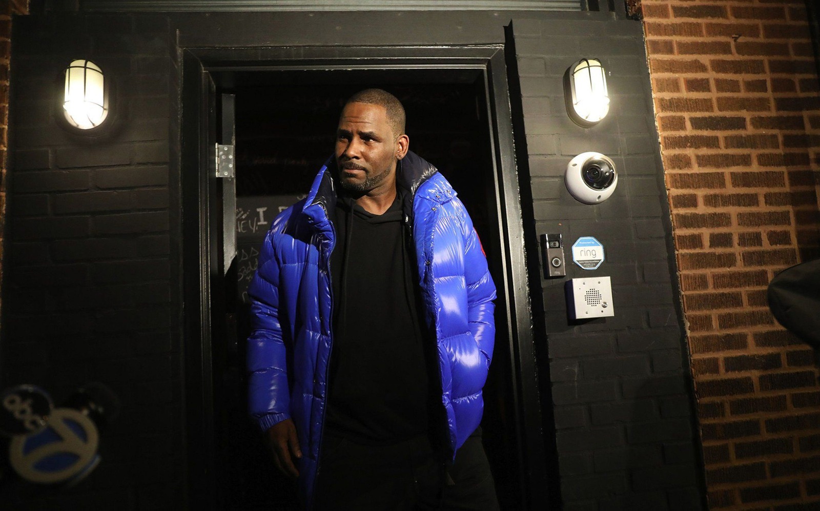 Rapper-ul american R. Kelly a fost condamnat pentru trafic sexual de persoane
