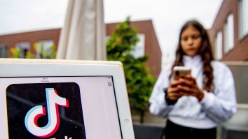 o fetita de 13 ani foloseste tiktok