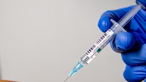 seringă cu ac vaccin