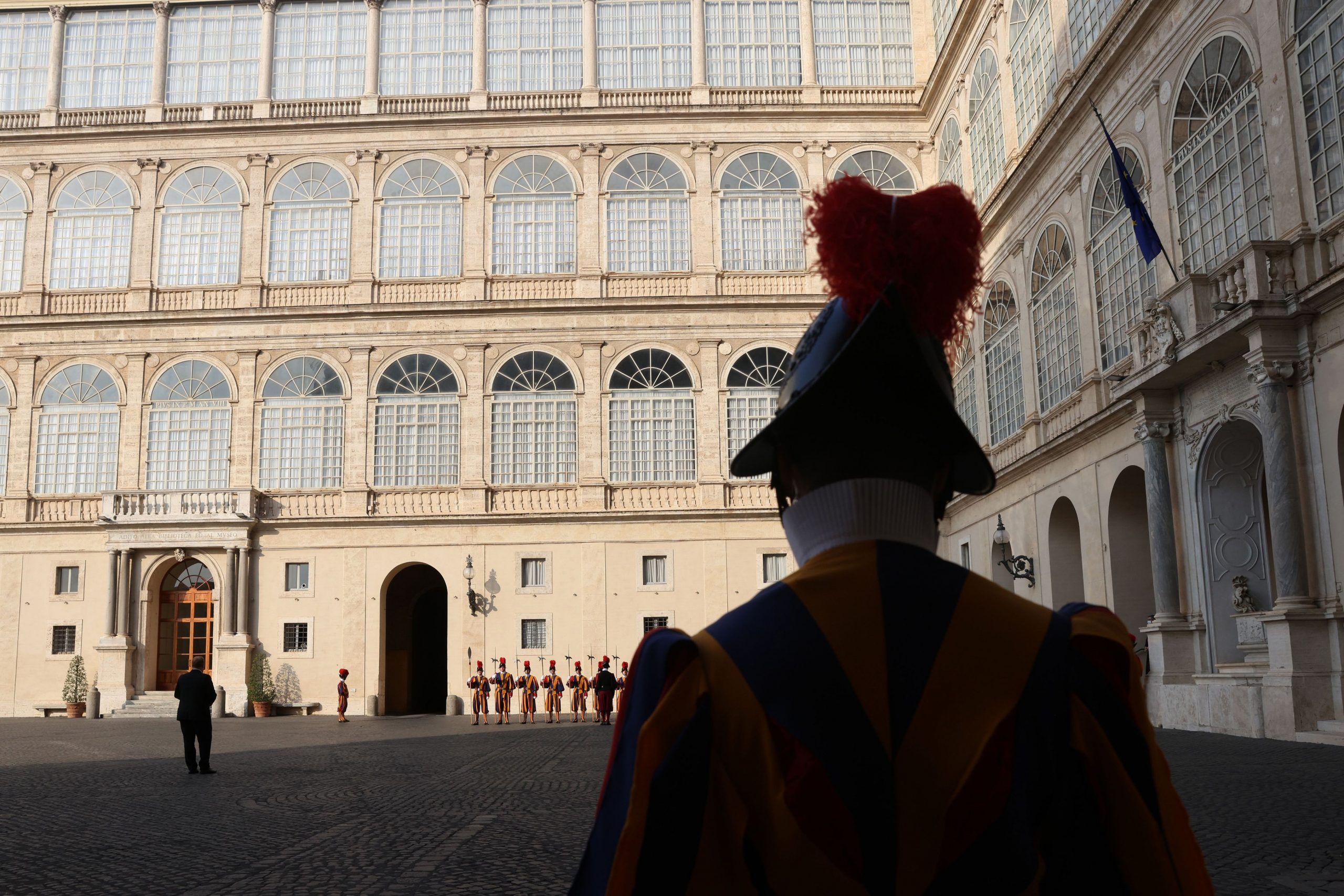 Accesul în Vatican se va putea face, din 1 octombrie, doar cu green-pass