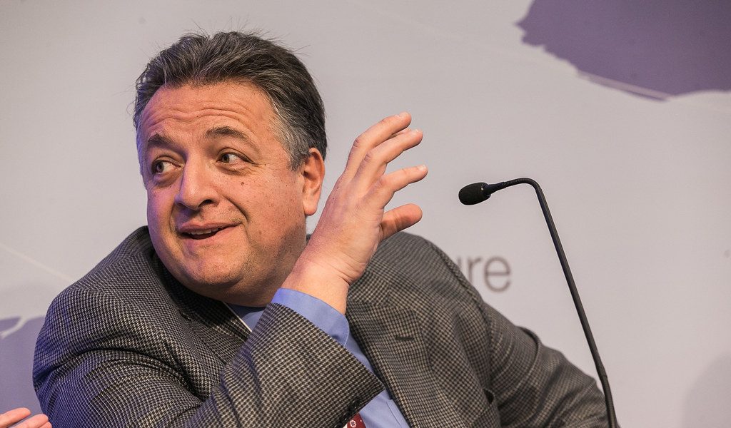Noubar Afeyan consideră că guvernele statelor nu au fost pregătite și deseori au informat în contradictoriu.