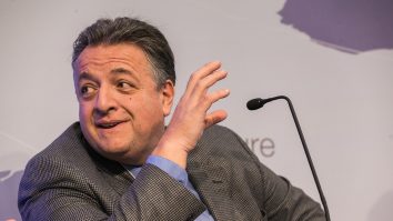 Noubar Afeyan consideră că guvernele statelor nu au fost pregătite și deseori au informat în contradictoriu.