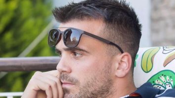 Caz misterios în Grecia: Un fotbalist a fost descoperit asfixiat în interiorul mașinii sale