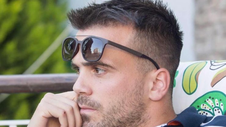 Caz misterios în Grecia: Un fotbalist a fost descoperit asfixiat în interiorul mașinii sale