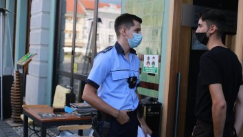 Restricții aprobate de CNSU: Lockdown de la ora 22.00 pentru nevaccinați, masca obligatorie, iar nunțile și alte evenimente private sunt interzise. DOCUMENT