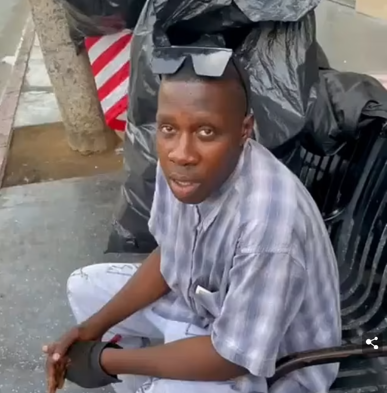 VIDEO. Manifestantă anti-vaccin: „De ce oamenii străzii n-au murit de COVID?” / Persoană fără adăpost: „Pentru că sunt vaccinat, idioato!”