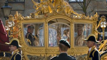 Monarhul olandez se poate căsători cu o persoană de același sex fără a fi nevoit să renunțe la tronul regal.