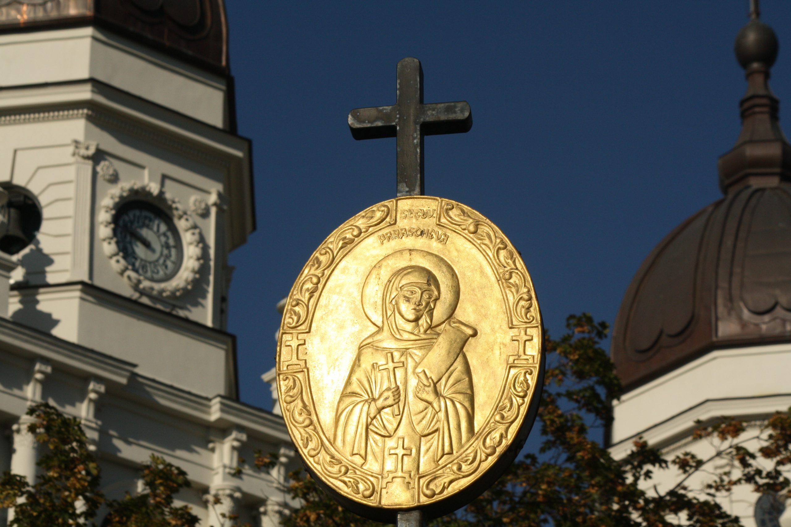 Sfânta Cuvioasă Parascheva, ocrotitoarea Moldovei, sărbătorită azi. Cel mai mare pelerinaj ortodox are loc la Iași