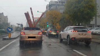 Videoclipul postat pe YouTube a strâns, în câteva ore, peste 5.000 de vizualizări.