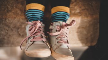 (P) Cum să curățați și îngrijiți pantofii și adidașii de copii