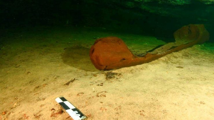 O barcă mayaşă din lemn, veche de 1.000 de ani, descoperită aproape intactă în Mexic