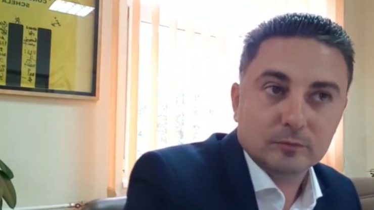 VIDEO. Un consilier local PMP din Galați a fost alergat prin primărie de un coleg. „Îți rup oasele”
