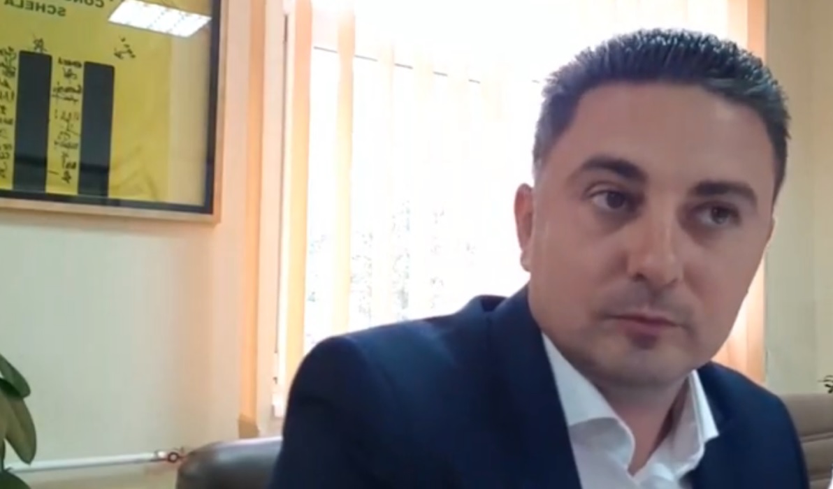 VIDEO. Un consilier local PMP din Galați a fost alergat prin primărie de un coleg. „Îți rup oasele”