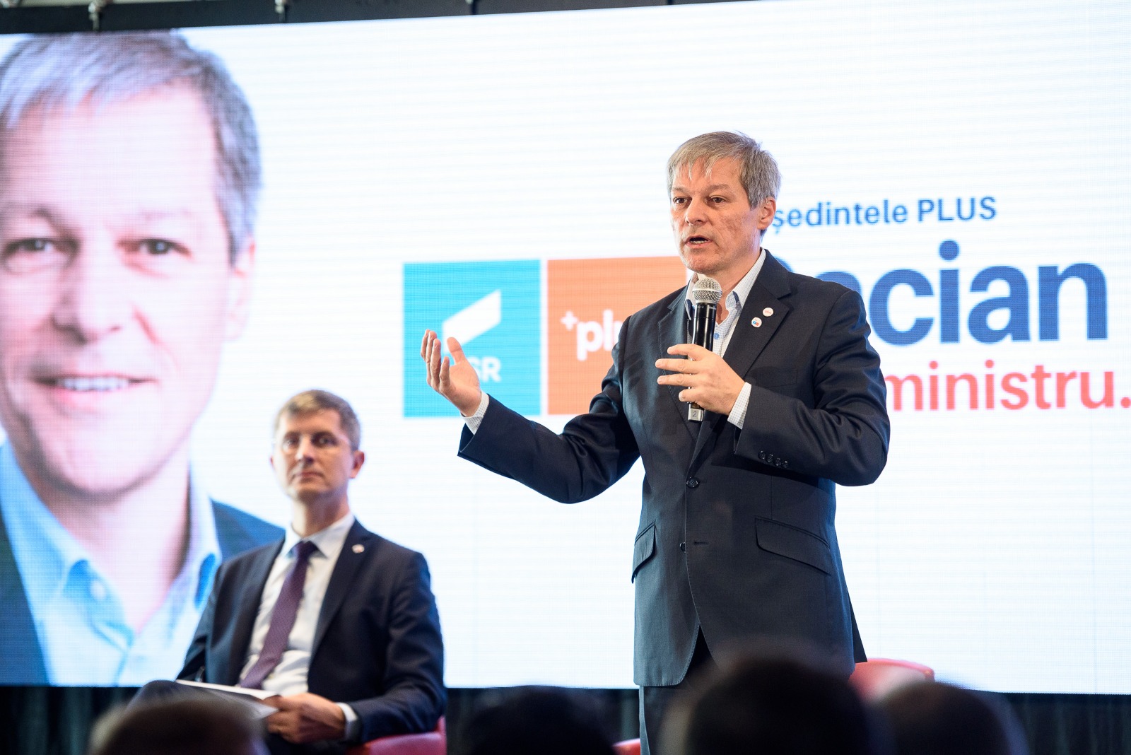 OFICIAL. Cine sunt miniștrii propuși de USR PLUS în Guvernul Cioloș