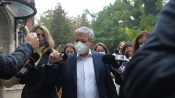 USR e dispus să meargă în Parlament cu guvernul minoritar. Când au loc ultimele negocieri