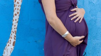 femeie însărcinată