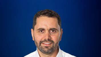 Un politician român a obținut ordin de protecție împotriva soției. Bărbatul susține că a fost bătut