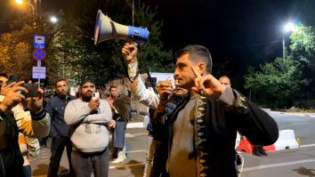 Protest la Spitalul de boli infecțioase din Constanța, acolo unde au murit 7 oameni. George Simion: „Guvernul ăsta trebuie să cadă azi”. VIDEO