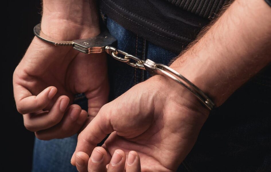 În urma cercetărilor, bărbatul a racolat un minor de 15 ani pe rețelele de socializare.