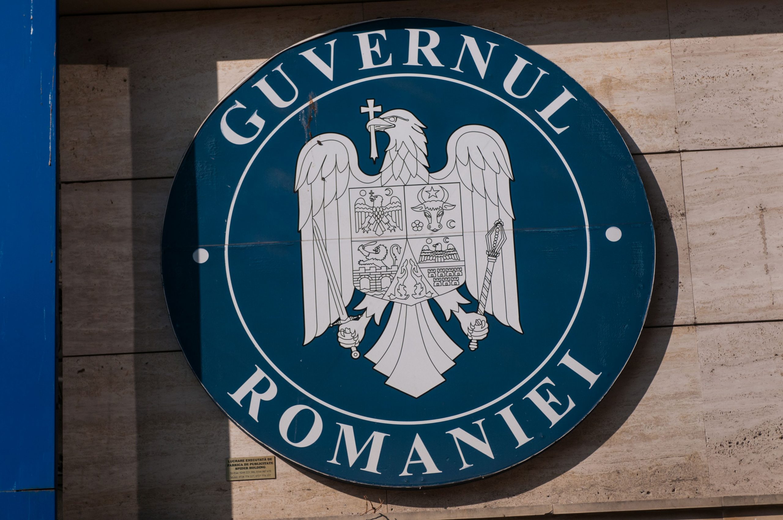 Veniturile statului se situează la o creştere de 9% în aprilie, mult sub programarea de 14%, iar cheltuielile accelerează. Guvernul a încasat 160 mld. lei în primele patru luni din an şi a cheltuit 186 mld. lei
