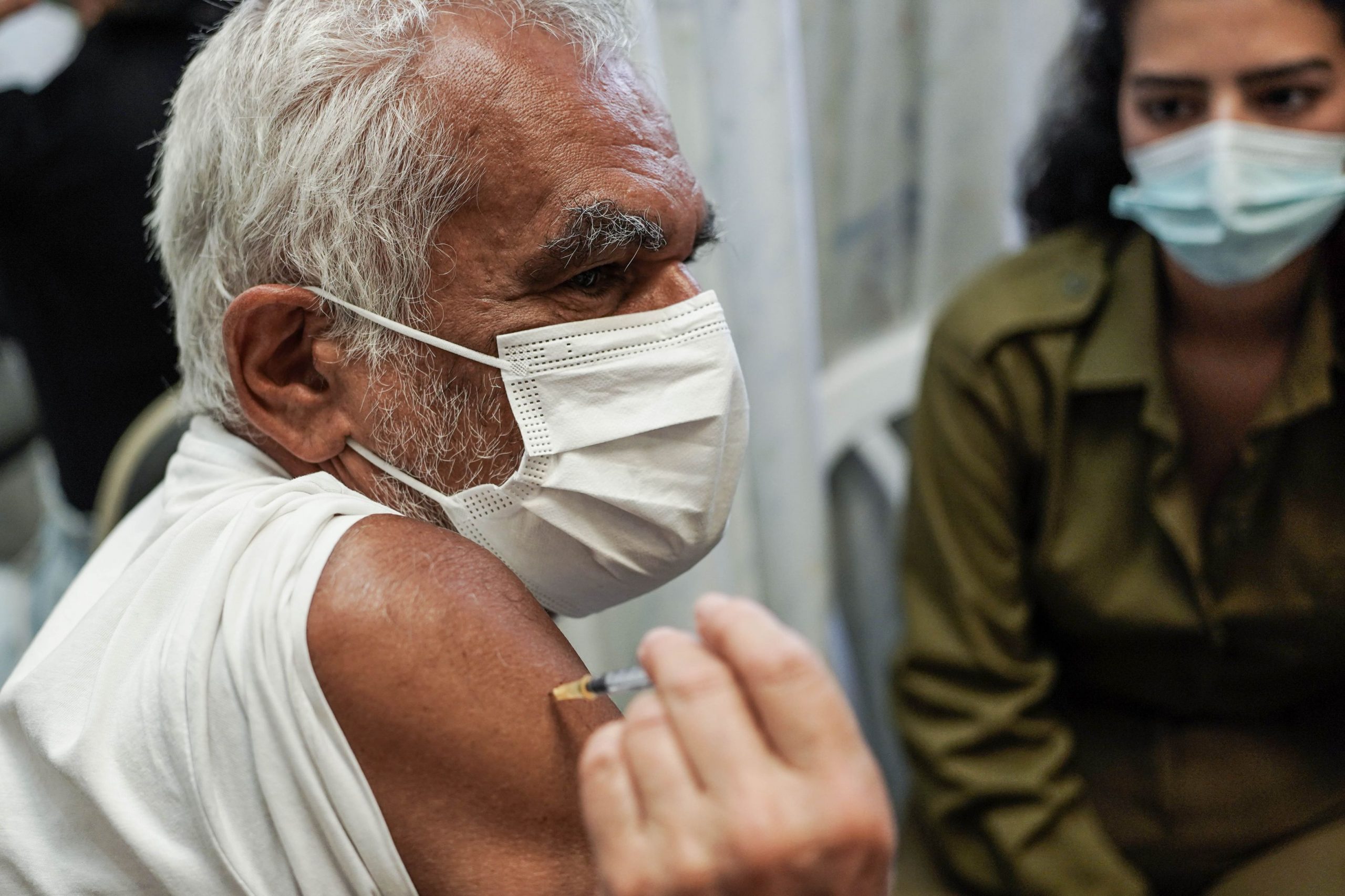 SUA analizează reducerea vârstei pentru doza booster cu vaccinul Pfizer