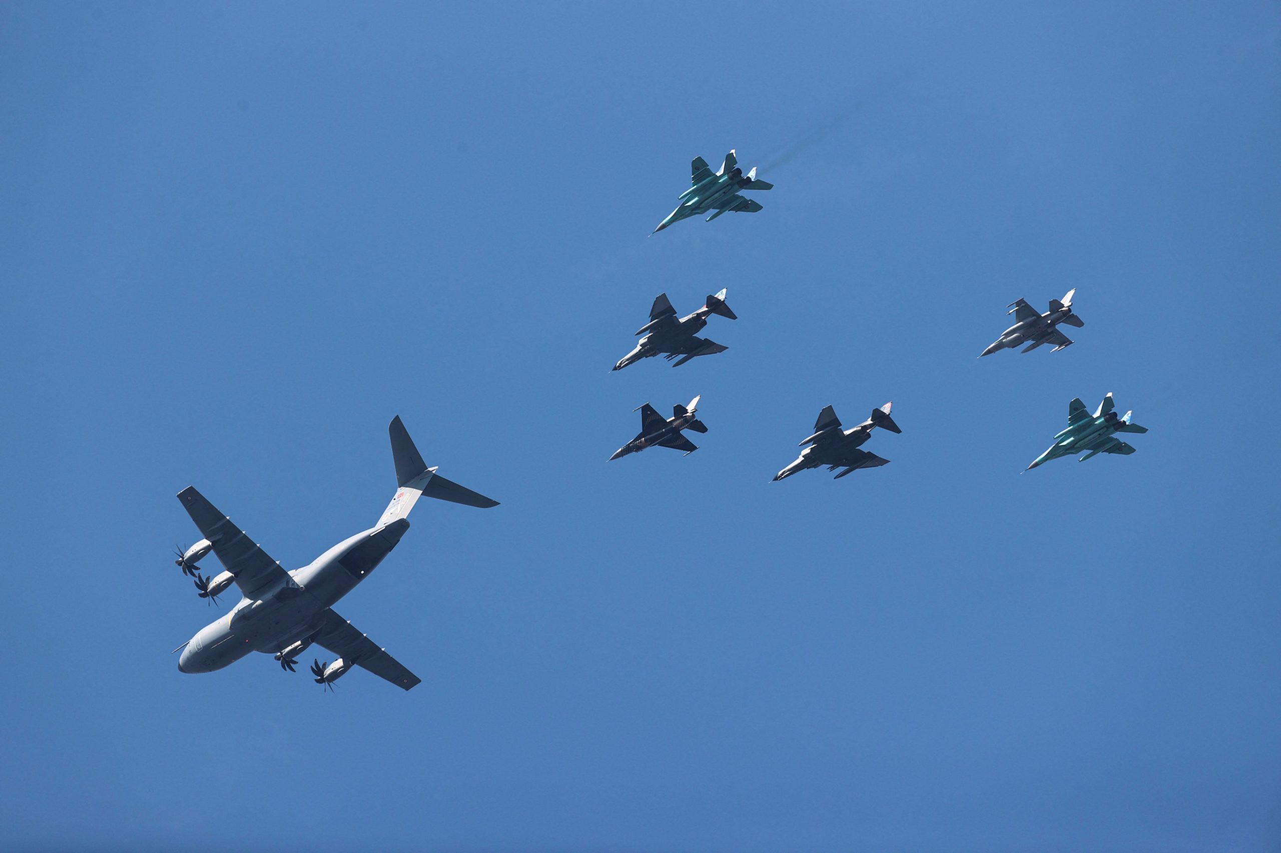 77 de avioane de război ale Chinei au intrat în spațiul aerian al Taiwanului în ultimele două zile