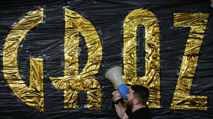 Singurul primar comunist din Uniunea Europeană. „Am același număr de telefon din 2005 și este public. Un Nokia vechi cu tastatură”