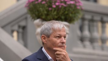 USR: votăm moțiunea, propunerea noastră de premier este Dacian Cioloş