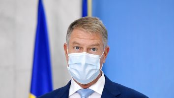 AUR strânge semnături pentru demiterea lui Klaus Iohannis. George Simion: Vom merge până la capăt