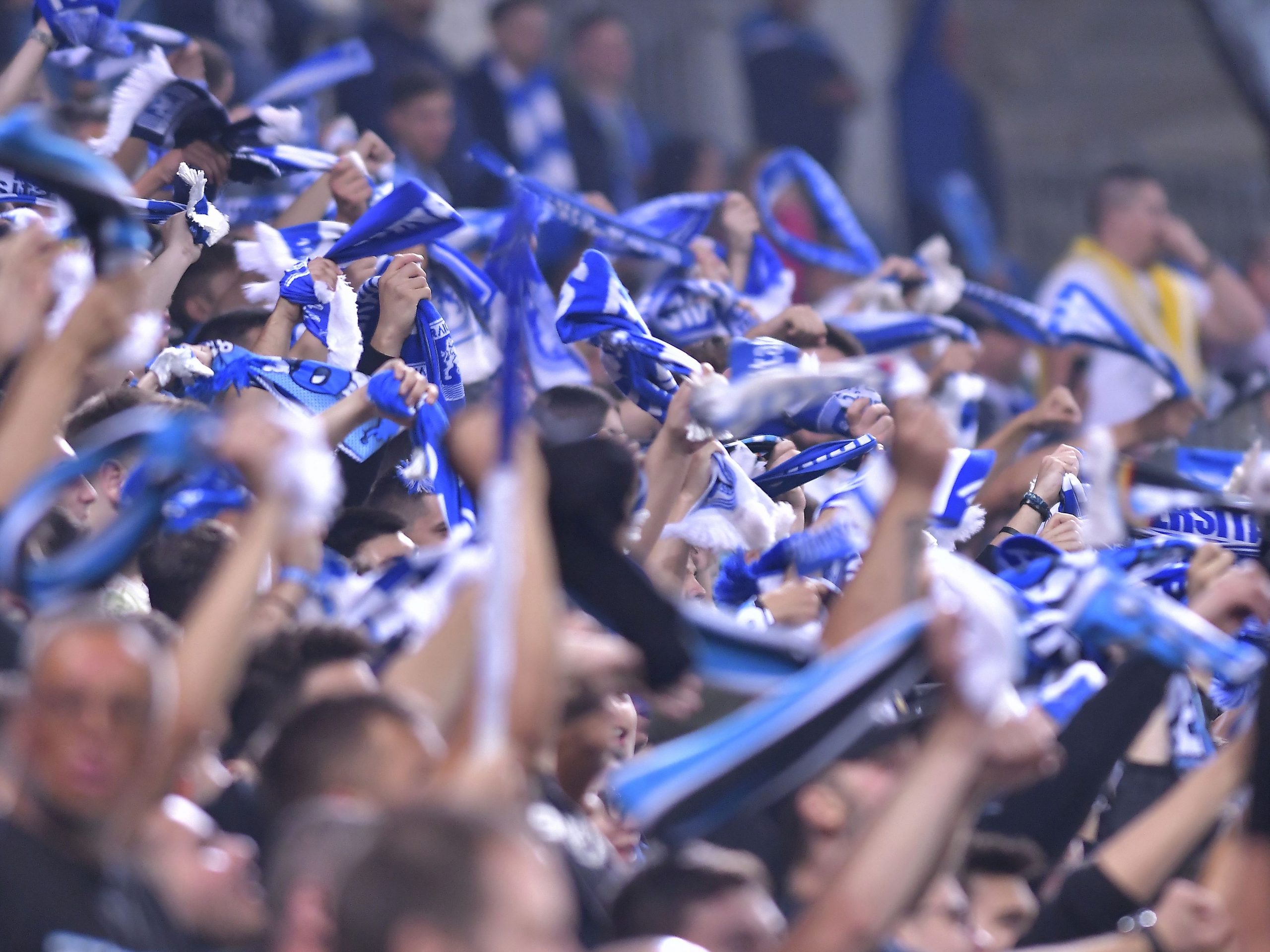 Derbiul oltenilor se va juca cu 9000 de suporteri pe stadion. Rata de infectare în Craiova a trecut de 7 la mie