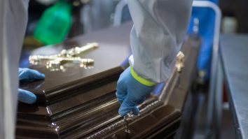 Doi tineri nevaccinați și fără comorbidități au murit de COVID