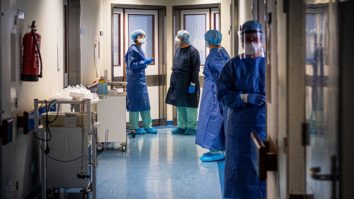 Personal medical pe holul spitalului