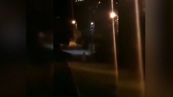 Glumă cu final tragic. O femeie deghizată în fantomă a fost ucisă de un vecin pe care a vrut să-l sperie