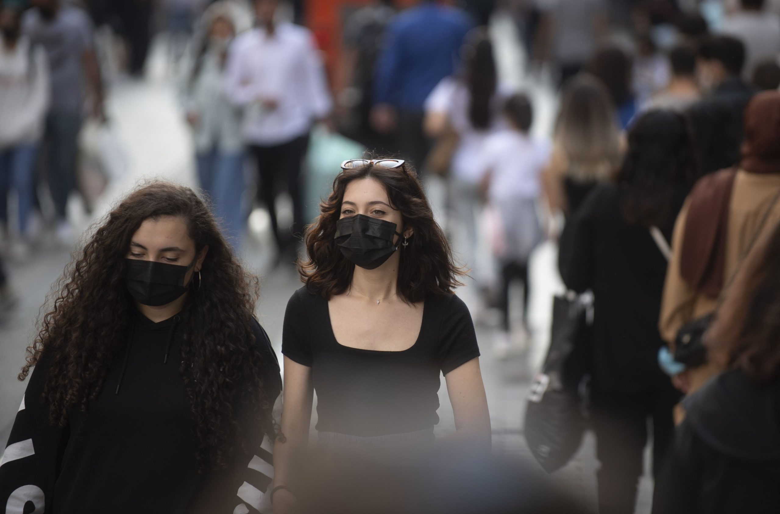 Noi restricții în Ilfov. Masca devine obligatorie pe stradă și se instituie restricțiile de noapte