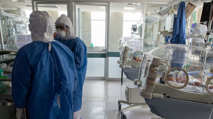 Maternitatea Spitalului Judeţean Neamţ, evacuată pentru a fi transformată în secţie COVID